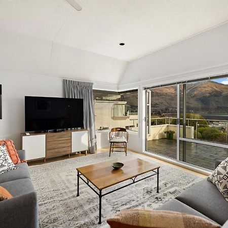 Charming Views Apartment Wanaka Bagian luar foto