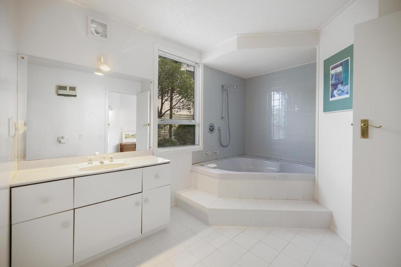 Charming Views Apartment Wanaka Bagian luar foto