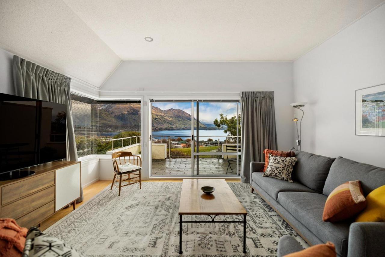 Charming Views Apartment Wanaka Bagian luar foto